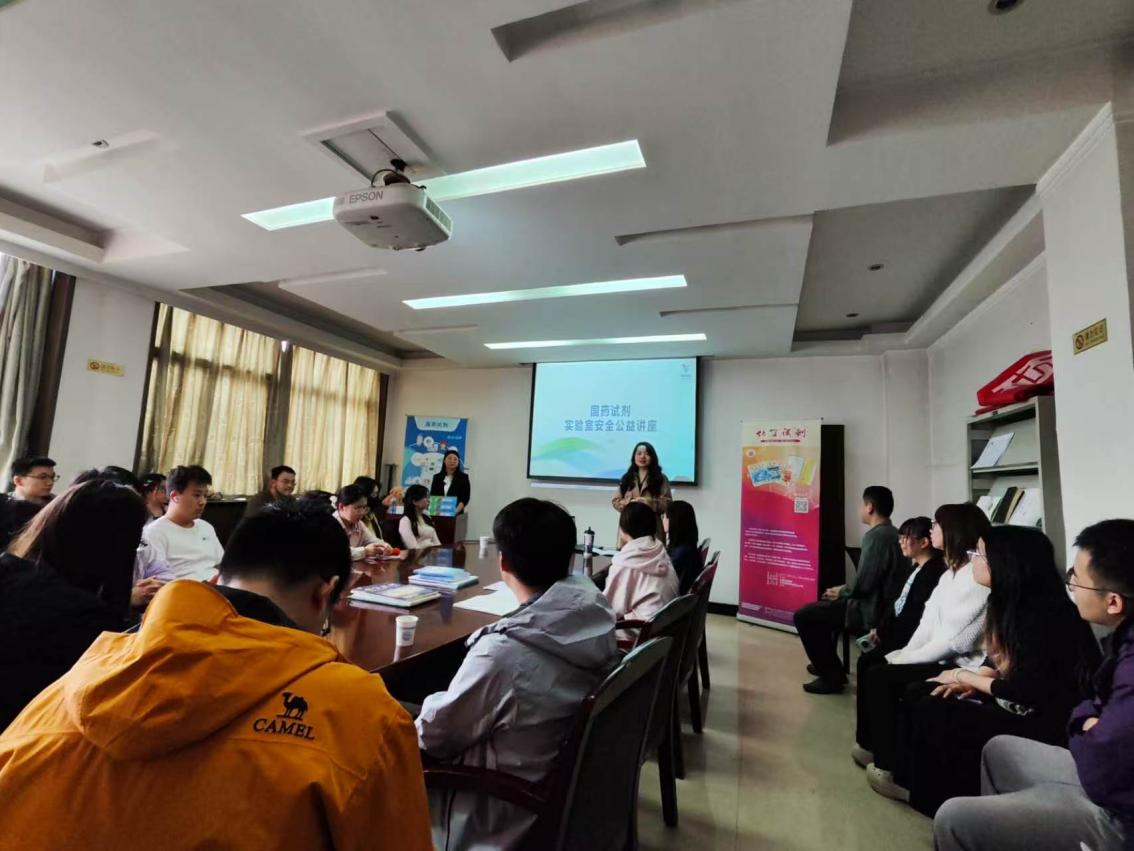 mmexport1776304400118